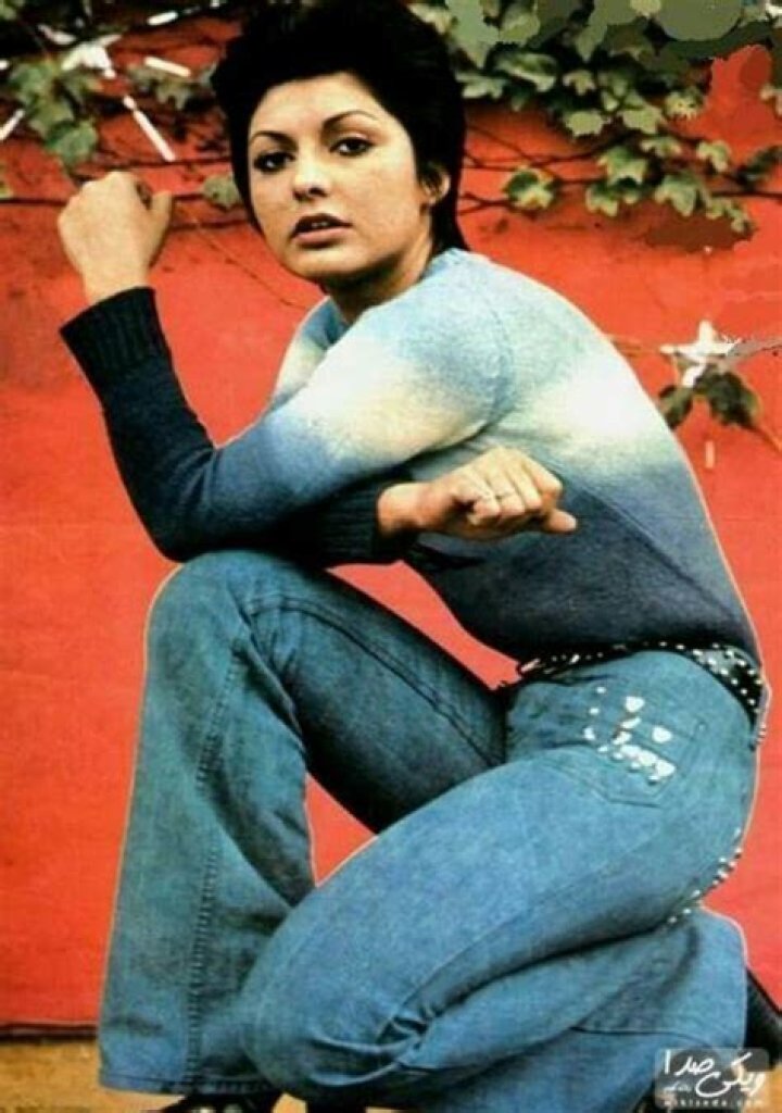 40 Fascinating Photographs of Googoosh, One of Iran's Biggest Pop Stars