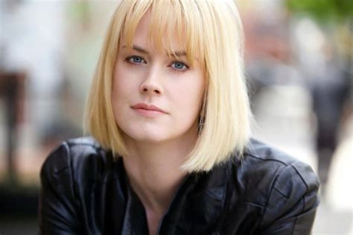 Abigail Hawk&rsquo;s Measurements, Wiki, Bio, Height, Husband, Married, Kids