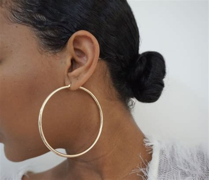 Claudia wearing big gold hoops Claudia Schiffer Photo (19839837) Fanpop