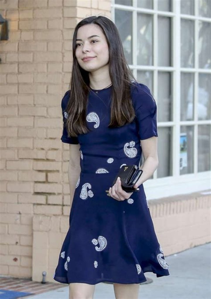 Miranda Cosgrove Style, Clothes, Outfits and Fashion &bull; CelebMafia