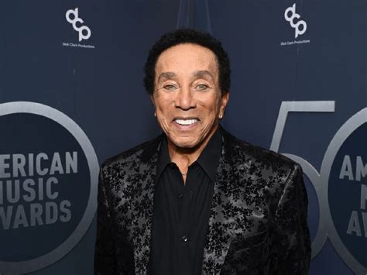 Smokey Robinson is among first honorees of Apollo Theater's new Walk of